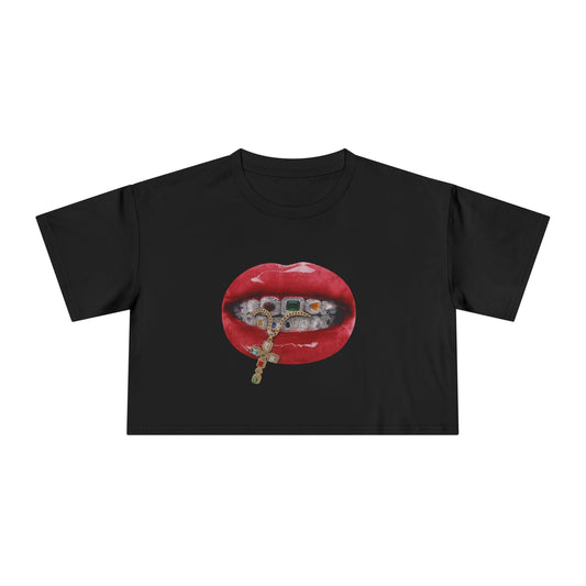 Edgy Women's Crop Tee with Bold Lip Design